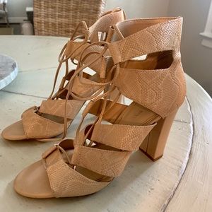 Gianni Bini Nude heels